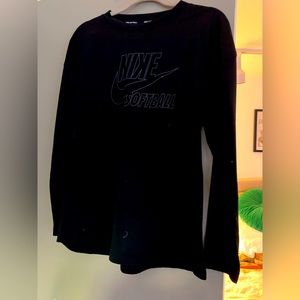 Womens long sleeve Nike Softball tee. Fri-fit athletic